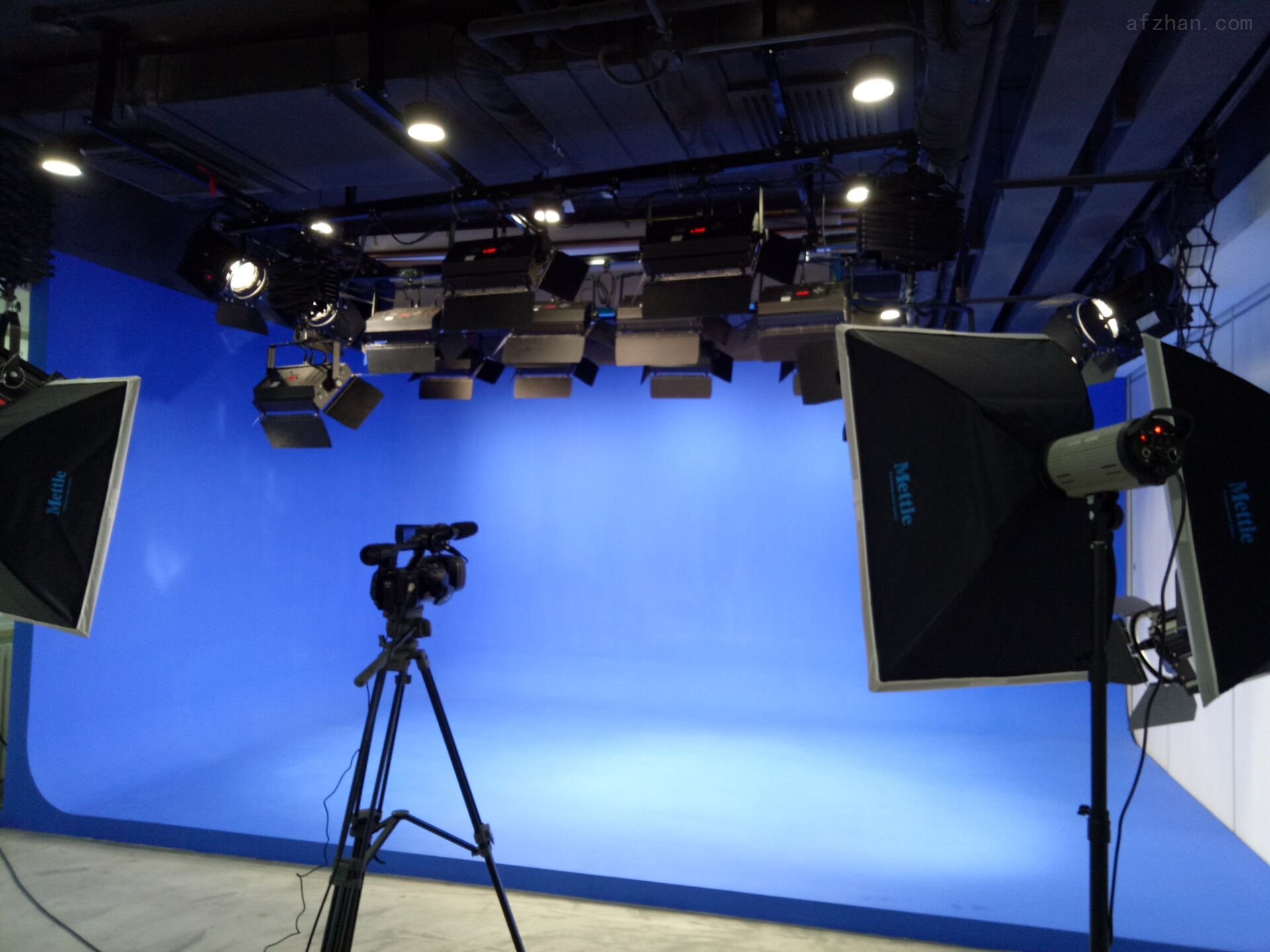 虚拟蓝箱搭建虚拟演播室蓝绿箱建设