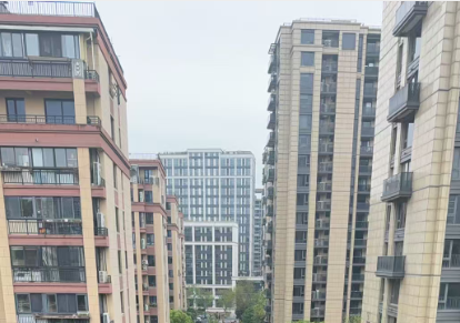 半马速度超过人类 人形机器人产业正加速领跑